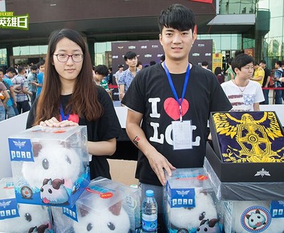 燃動(dòng)青春，競(jìng)逐榮耀 華碩英雄聯(lián)盟高校日空降沈陽(yáng)醫(yī)學(xué)院，點(diǎn)燃校園電競(jìng)熱情